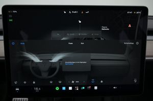 Tesla Model Y bild 18