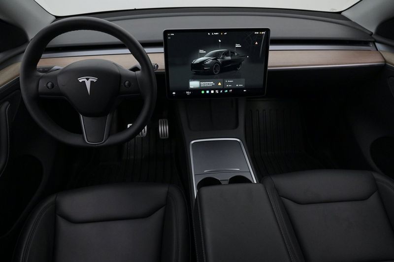 Tesla Model Y bild 6