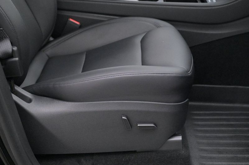 Tesla Model Y bild 13