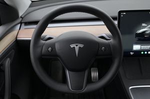 Tesla Model Y bild 7