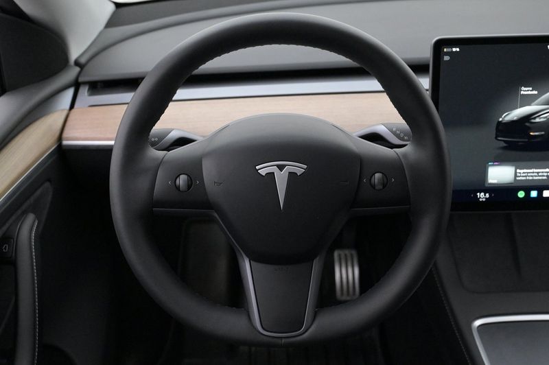 Tesla Model Y bild 7