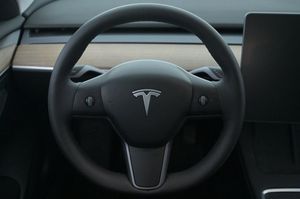 Tesla Model 3 bild 7