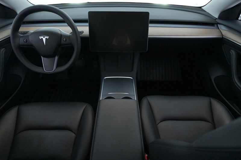 Tesla Model 3 bild 6