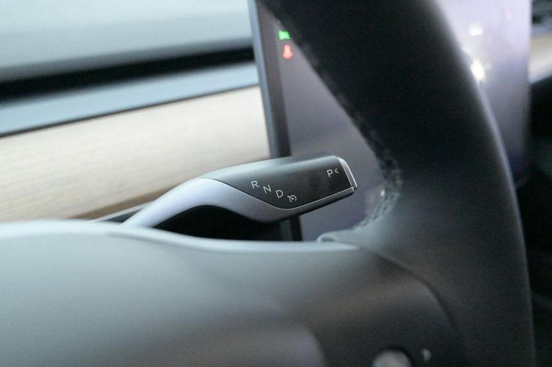 Tesla Model 3 bild 8
