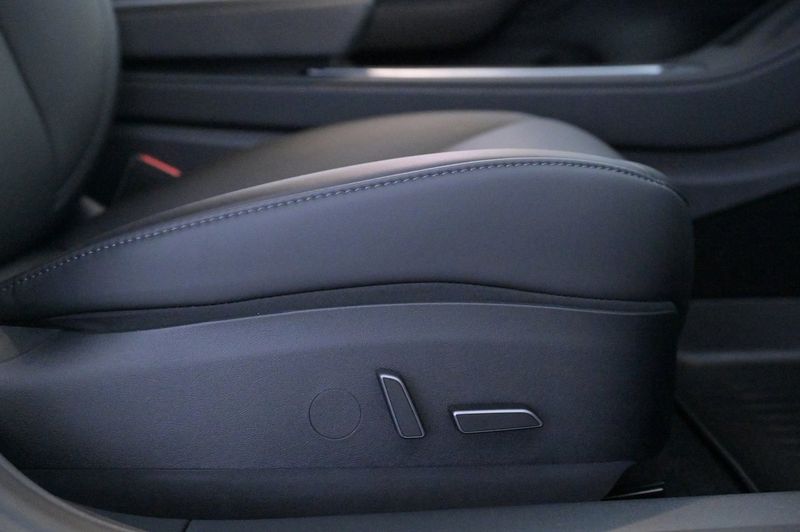 Tesla Model 3 bild 13