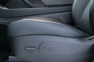 Tesla Model Y bild 11