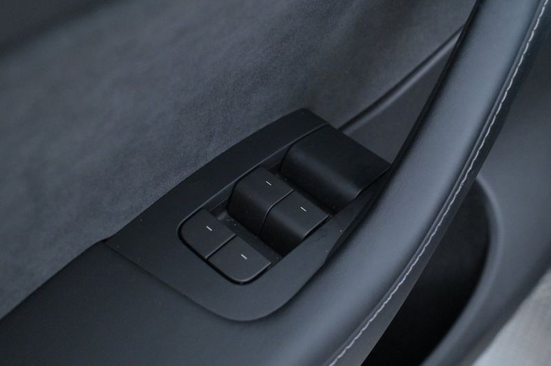 Tesla Model Y bild 10