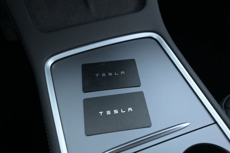 Tesla Model Y bild 24