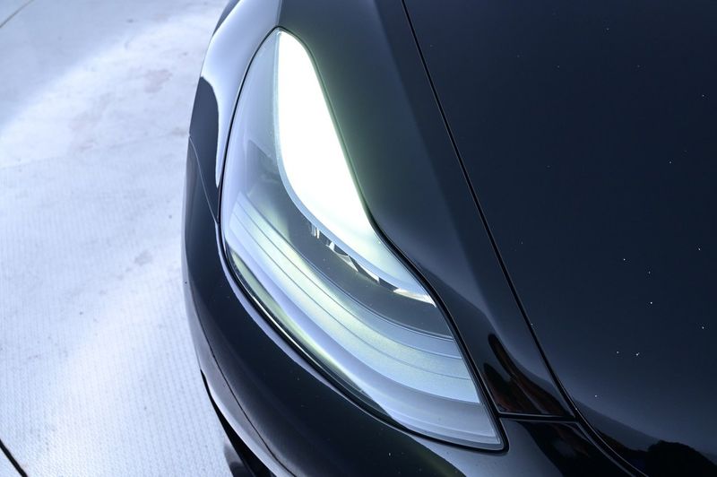 Tesla Model 3 bild 26