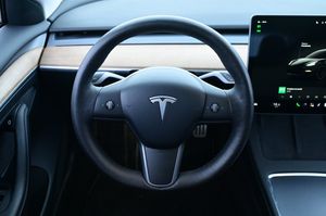 Tesla Model 3 bild 7