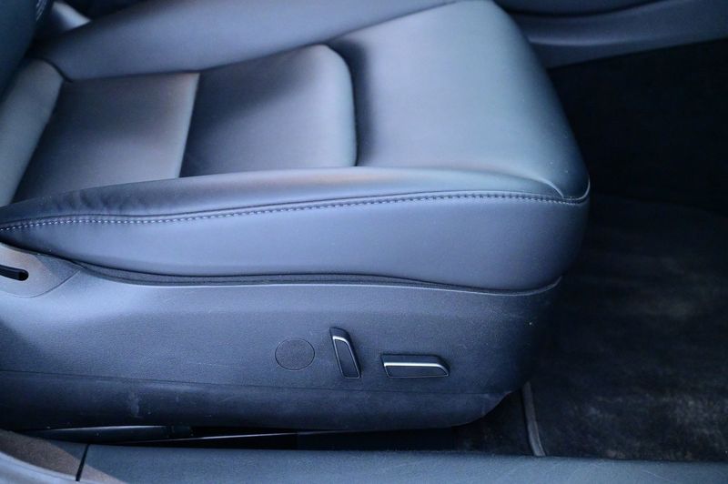 Tesla Model 3 bild 13