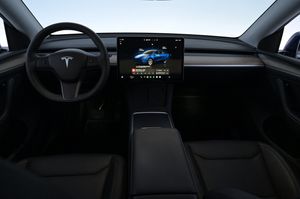 Tesla Model Y bild 6