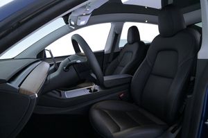 Tesla Model Y bild 9