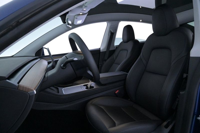 Tesla Model Y bild 9