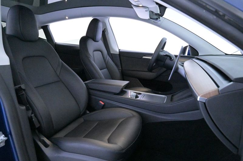 Tesla Model Y bild 12