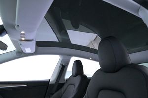 Tesla Model Y bild 25