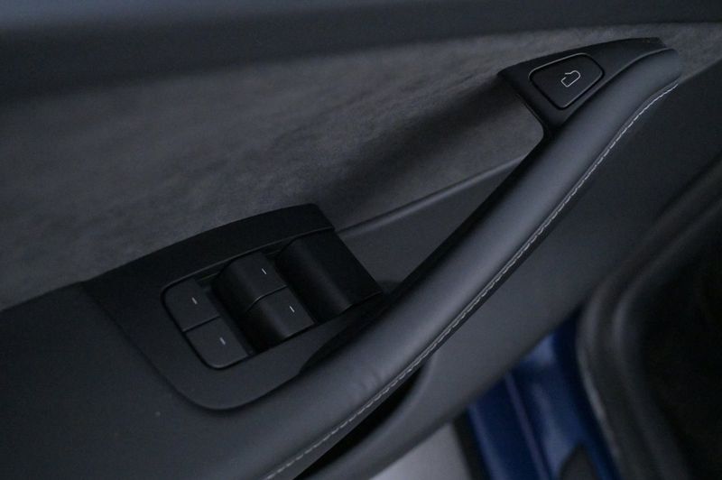 Tesla Model Y bild 10