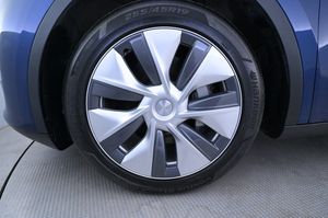 Tesla Model Y bild 27