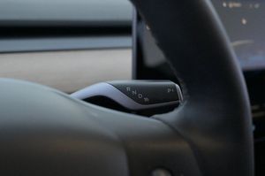 Tesla Model Y bild 8
