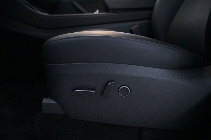 Tesla Model Y bild 11