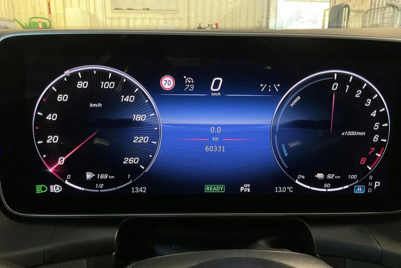 Mercedes GLC300 bild 10