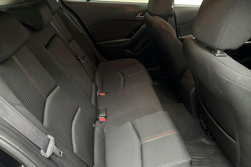 Mazda 3 bild 8