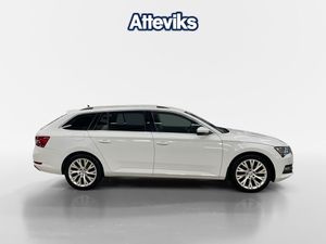 Skoda Superb bild 2