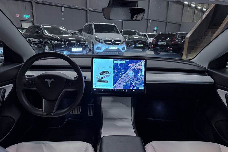 Tesla Model 3 bild 13