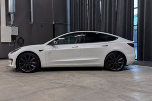 Tesla Model 3 bild 3