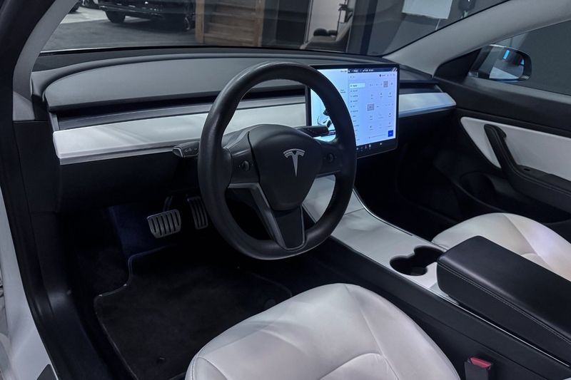 Tesla Model 3 bild 11
