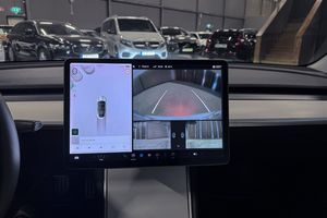 Tesla Model 3 bild 15