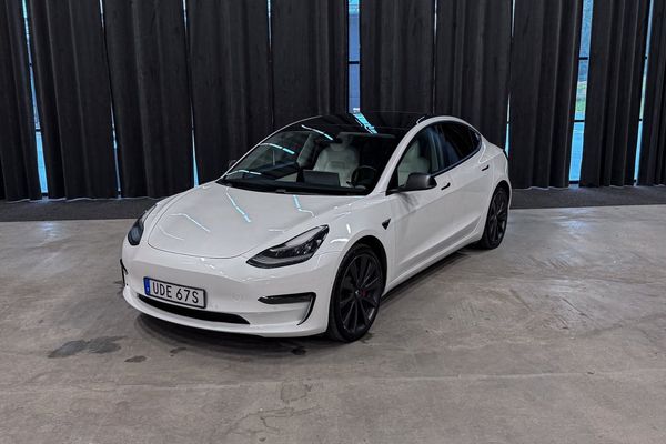 Tesla Model 3 Performance - 2020