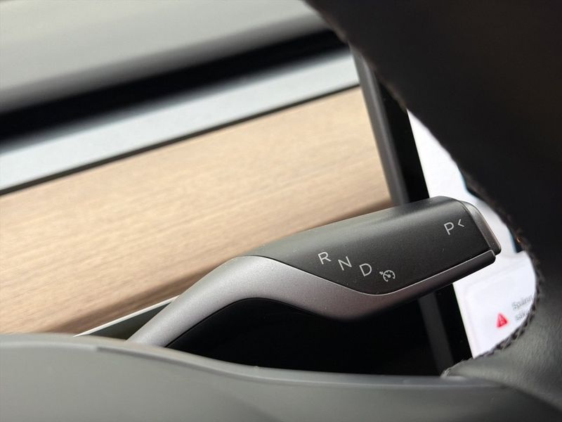 Tesla Model Y bild 30