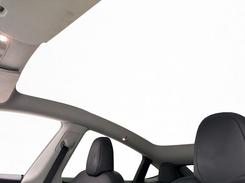 Tesla Model Y bild 11