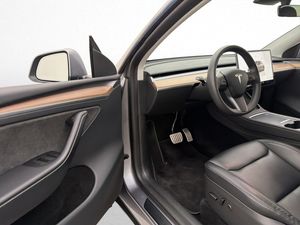 Tesla Model Y bild 9