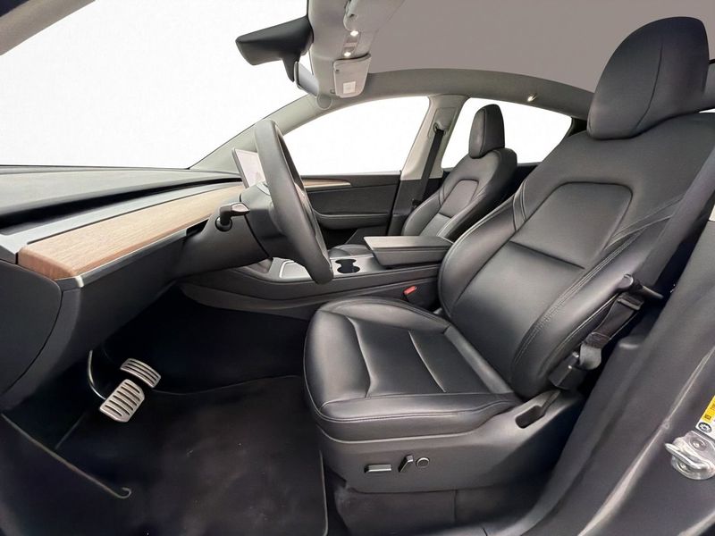 Tesla Model Y bild 10