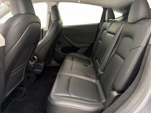 Tesla Model Y bild 15