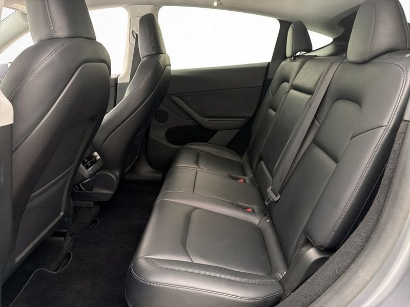 Tesla Model Y bild 15