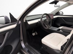Tesla Model Y bild 12