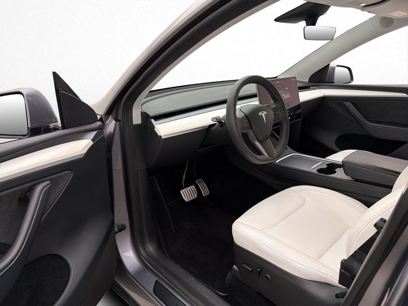 Tesla Model Y bild 12