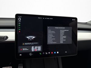 Tesla Model Y bild 23
