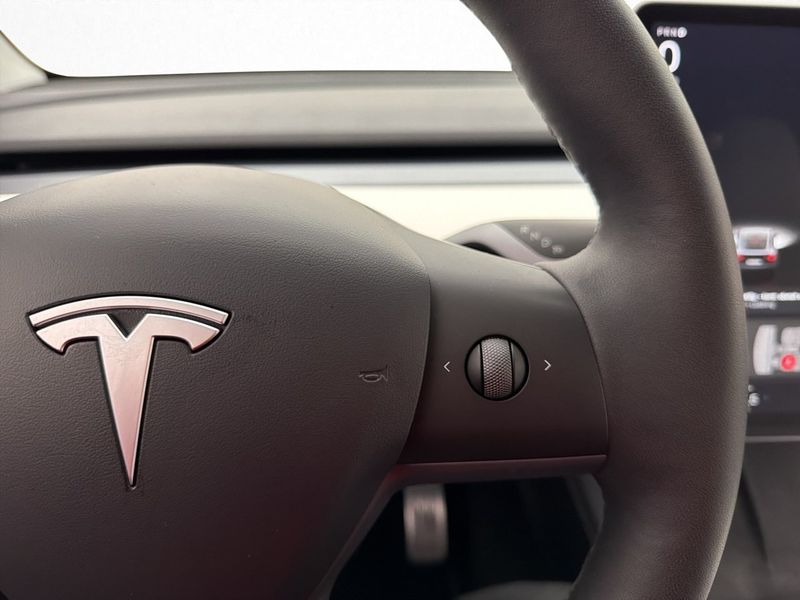 Tesla Model Y bild 22