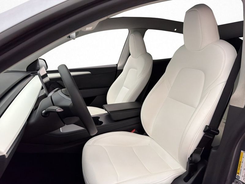Tesla Model Y bild 13