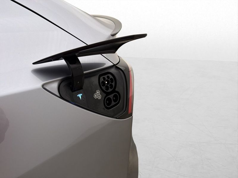Tesla Model Y bild 19