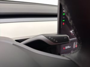 Tesla Model Y bild 31