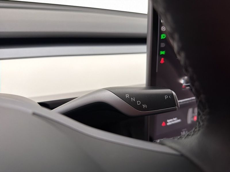 Tesla Model Y bild 31