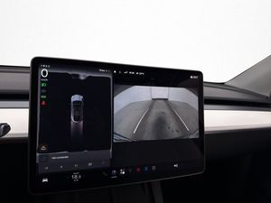 Tesla Model Y bild 30