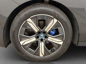 BMW iX bild 21