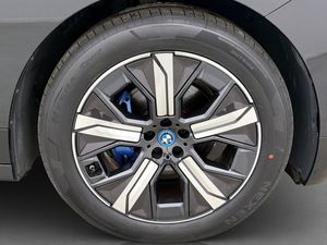 BMW iX bild 11