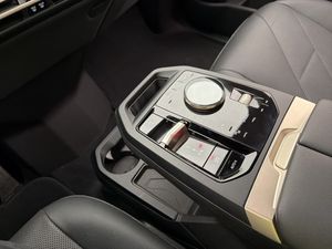 BMW iX bild 33